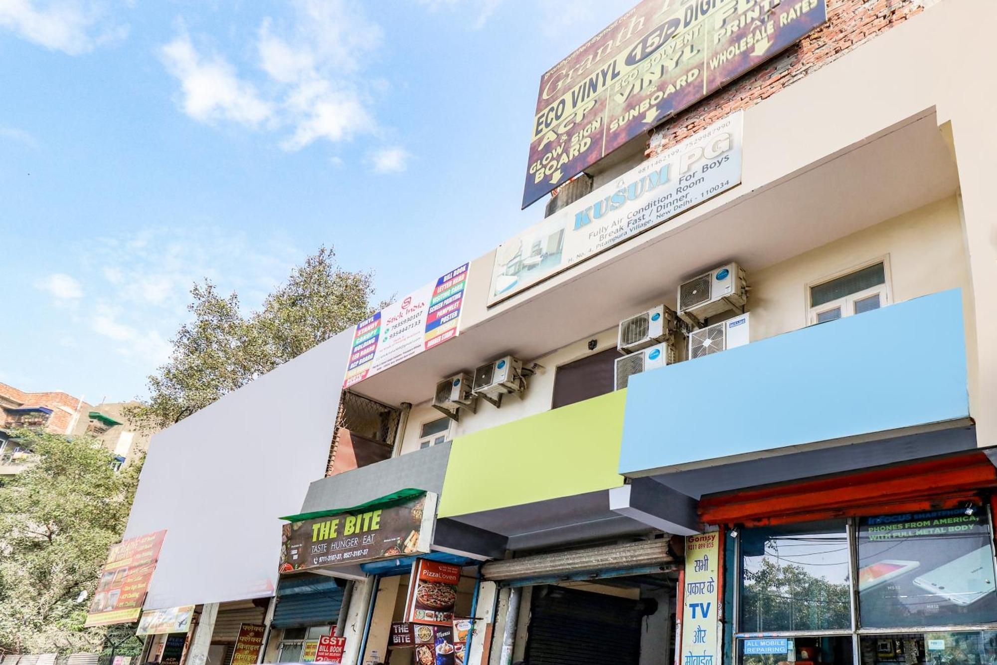Hotel O Rs Hotels Near Pitampura Metro Delhi  Eksteriør billede